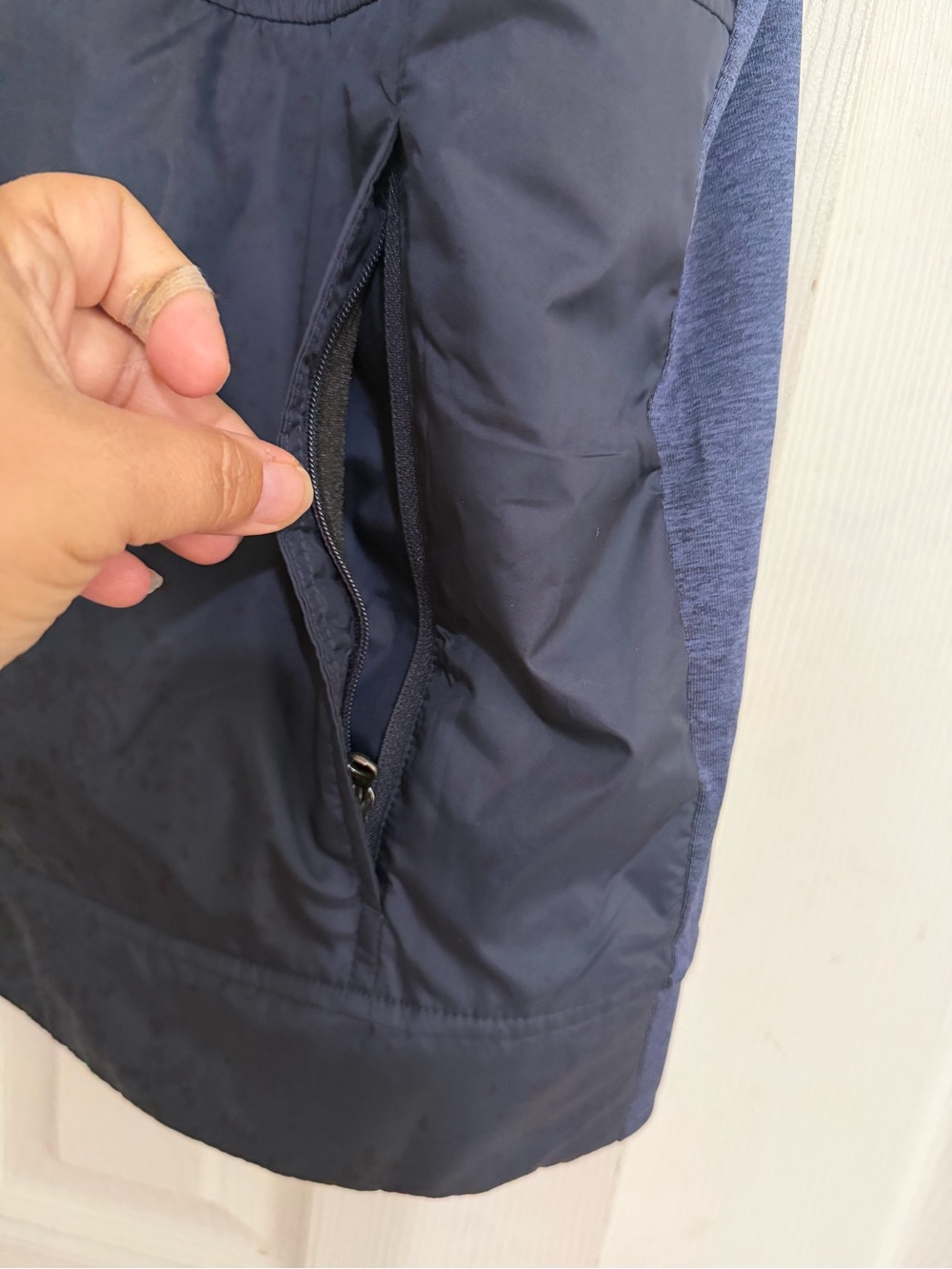 Cutter & Buck Men's Navy Golf Puffer Vest CB dry tec size XXL - Picture 5 of 10
